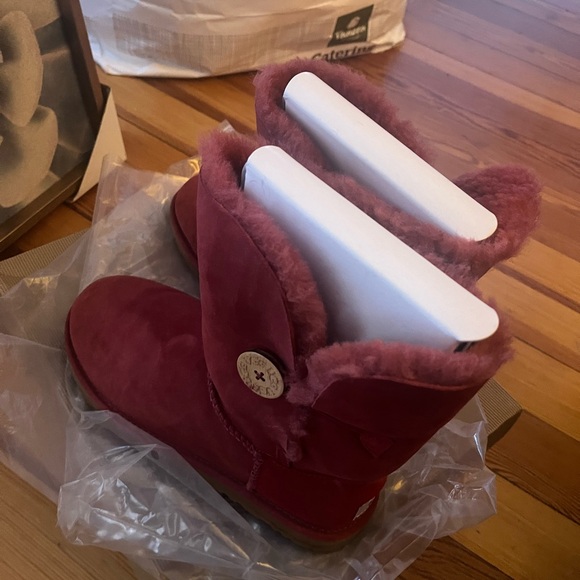 UGG Red Bailey Button Boots - Picture 5 of 7